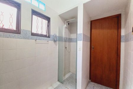 Casa à venda com 81m², 2 quartos e 2 vagasBanheiro