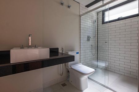 Casa à venda com 731m², 4 quartos e 4 vagasBanheiro da Suíte 3