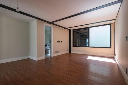 Casa à venda com 731m², 4 quartos e 4 vagasSuíte 3