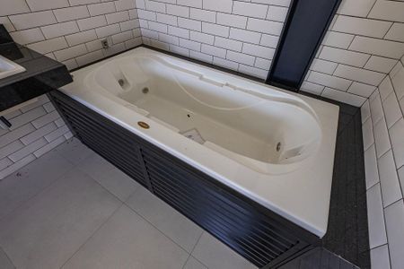 Casa à venda com 731m², 4 quartos e 4 vagasBanheiro da Suíte