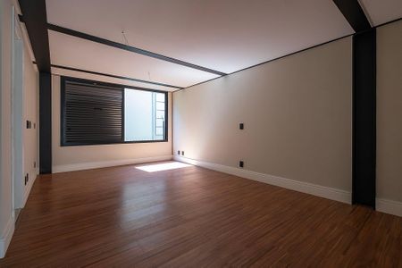 Casa à venda com 731m², 4 quartos e 4 vagasSuíte 3