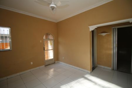 Casa à venda com 110m², 2 quartos e 1 vagaSala