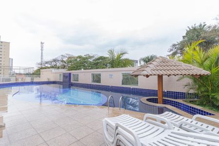 Apartamento à venda com 32m², 2 quartos e 1 vaga Apartamento à venda com 32m², 2 quartos e 1 vagaÁrea comum - Piscina