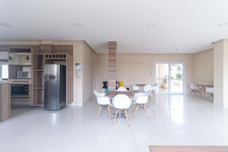 Apartamento à venda com 32m², 2 quartos e 1 vaga Apartamento à venda com 32m², 2 quartos e 1 vagaÁrea comum - Salão de festas