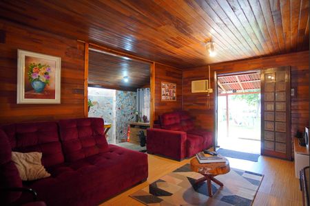 Casa à venda com 95m², 3 quartos e 3 vagasSala