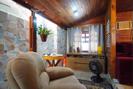 Casa à venda com 95m², 3 quartos e 3 vagasSala