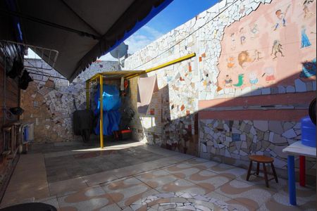 Casa à venda com 95m², 3 quartos e 3 vagasQuintal - Fundos