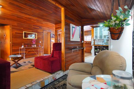 Casa à venda com 95m², 3 quartos e 3 vagasSala