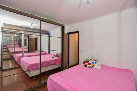 Casa para alugar com 250m², 3 quartos e 3 vagas Casa para alugar com 250m², 3 quartos e 3 vagasSuíte