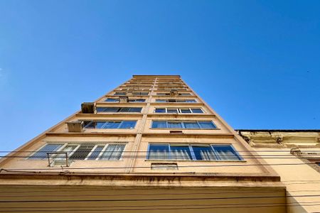 Apartamento para alugar com 170m², 3 quartos e sem vagaFachada