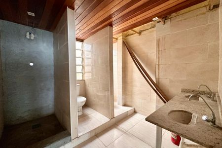 Apartamento para alugar com 170m², 3 quartos e sem vagaBanheiro