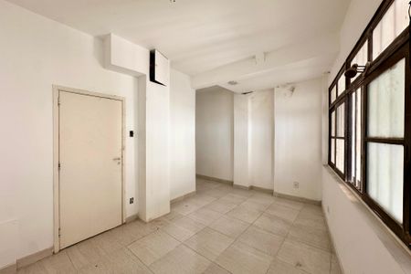 Apartamento para alugar com 170m², 3 quartos e sem vagaStudio