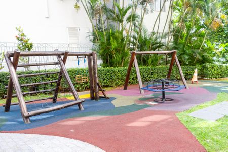 Apartamento à venda com 50m², 2 quartos e 1 vaga Apartamento à venda com 50m², 2 quartos e 1 vagaÁrea comum - Playground