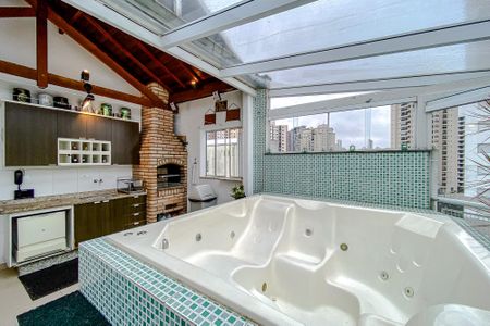 Casa à venda com 252m², 3 quartos e 5 vagasVaranda