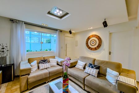 Casa à venda com 252m², 3 quartos e 5 vagasSala