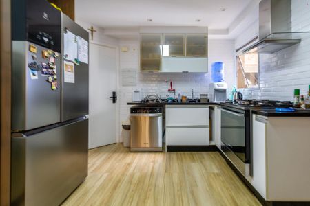 Apartamento à venda com 147m², 3 quartos e 2 vagas Apartamento à venda com 147m², 3 quartos e 2 vagasCozinha