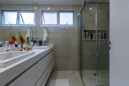 Apartamento à venda com 147m², 3 quartos e 2 vagas Apartamento à venda com 147m², 3 quartos e 2 vagasBanheiro da Suíte