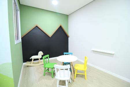 Apartamento à venda com 36m², 2 quartos e sem vagaÁrea comum