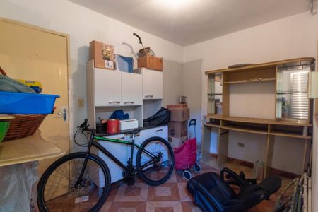 Casa à venda com 1m², 5 quartos e 2 vagas Casa à venda com 1m², 5 quartos e 2 vagasQuarto 3