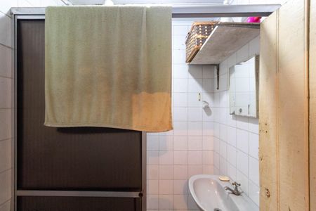 Casa à venda com 1m², 5 quartos e 2 vagas Casa à venda com 1m², 5 quartos e 2 vagasBanheiro de serviço