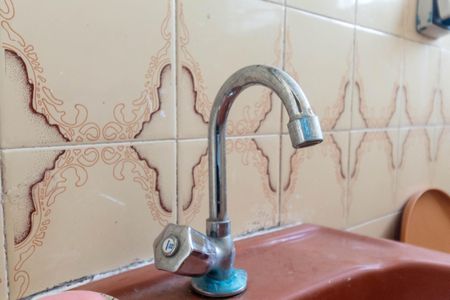 Casa à venda com 1m², 5 quartos e 2 vagas Casa à venda com 1m², 5 quartos e 2 vagasBanheiro - torneira