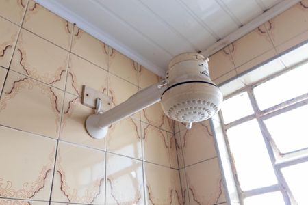 Casa à venda com 1m², 5 quartos e 2 vagas Casa à venda com 1m², 5 quartos e 2 vagasChuveiro