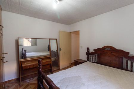 Casa à venda com 1m², 5 quartos e 2 vagas Casa à venda com 1m², 5 quartos e 2 vagasQuarto 2