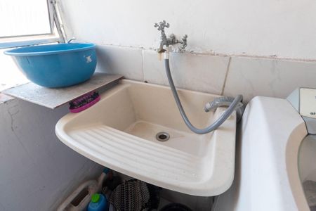 Casa à venda com 1m², 5 quartos e 2 vagas Casa à venda com 1m², 5 quartos e 2 vagasCasa 2 Lavanderia