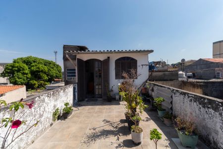 Casa à venda com 1m², 5 quartos e 2 vagas Casa à venda com 1m², 5 quartos e 2 vagasCasa 2 Varanda