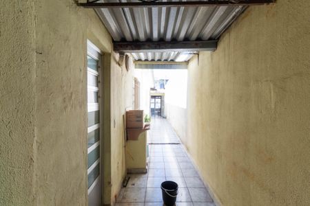 Casa à venda com 1m², 5 quartos e 2 vagas Casa à venda com 1m², 5 quartos e 2 vagasCorredor