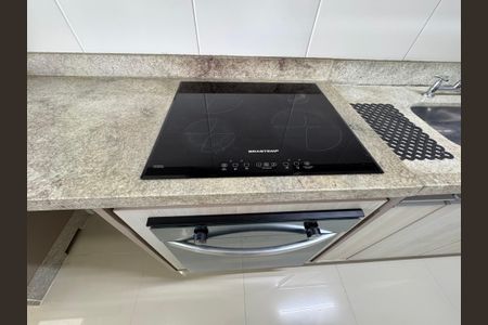 Apartamento para alugar com 82m², 3 quartos e 2 vagas Apartamento para alugar com 82m², 3 quartos e 2 vagasCozinha e Área de Serviço