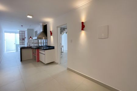 Casa à venda com 180m², 3 quartos e 2 vagas Casa à venda com 180m², 3 quartos e 2 vagasÁrea - Churrasqueira