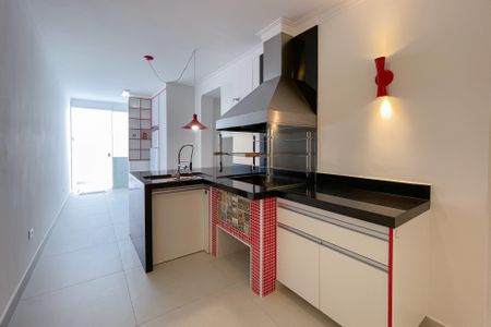 Casa à venda com 180m², 3 quartos e 2 vagas Casa à venda com 180m², 3 quartos e 2 vagasÁrea - Churrasqueira