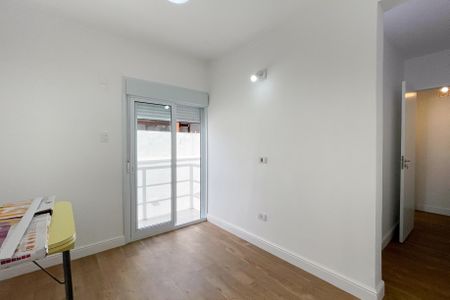 Casa à venda com 180m², 3 quartos e 2 vagas Casa à venda com 180m², 3 quartos e 2 vagasQuarto 2