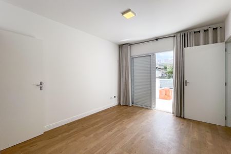 Casa à venda com 180m², 3 quartos e 2 vagas Casa à venda com 180m², 3 quartos e 2 vagasSuíte