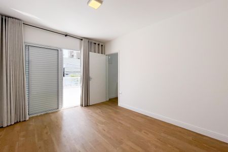 Casa à venda com 180m², 3 quartos e 2 vagas Casa à venda com 180m², 3 quartos e 2 vagasSuíte