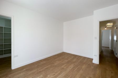 Casa à venda com 180m², 3 quartos e 2 vagas Casa à venda com 180m², 3 quartos e 2 vagasSuíte