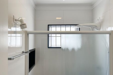 Casa à venda com 180m², 3 quartos e 2 vagas Casa à venda com 180m², 3 quartos e 2 vagasBanheiro Social