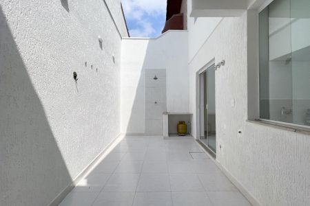 Casa à venda com 180m², 3 quartos e 2 vagas Casa à venda com 180m², 3 quartos e 2 vagasQuintal