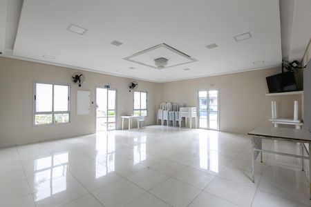 Apartamento para alugar com 47m², 2 quartos e 1 vaga Apartamento para alugar com 47m², 2 quartos e 1 vagaÁrea comum - Salão de festas