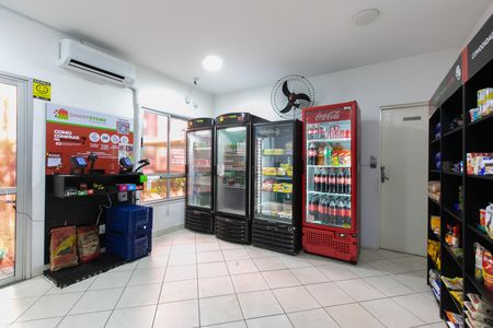 Apartamento para alugar com 47m², 2 quartos e 1 vaga Apartamento para alugar com 47m², 2 quartos e 1 vagaMini Mercado