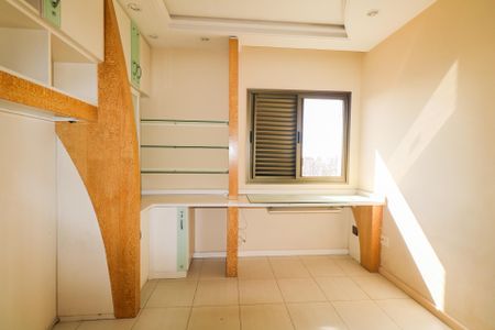 Apartamento para alugar com 184m², 4 quartos e 3 vagas Apartamento para alugar com 184m², 4 quartos e 3 vagasQuarto