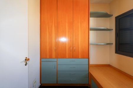 Apartamento para alugar com 184m², 4 quartos e 3 vagas Apartamento para alugar com 184m², 4 quartos e 3 vagasQuarto da Área de Serviço