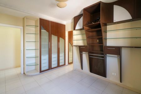 Apartamento para alugar com 184m², 4 quartos e 3 vagas Apartamento para alugar com 184m², 4 quartos e 3 vagasSuíte 3