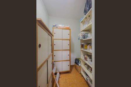 Casa à venda com 350m², 3 quartos e 8 vagasÁrea de Serviço - Dispensa