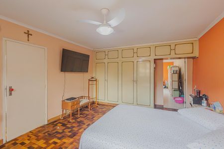 Casa à venda com 350m², 3 quartos e 8 vagasSuíte 2