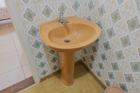 Casa à venda com 350m², 3 quartos e 8 vagasBanheiro da Suíte 1