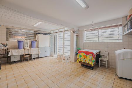 Casa à venda com 350m², 3 quartos e 8 vagasÁrea de Serviço