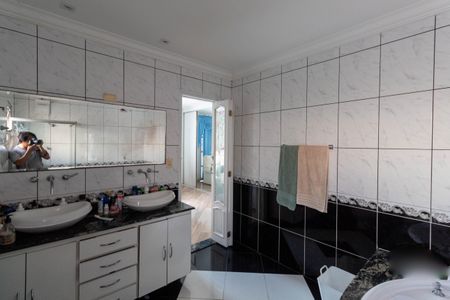 Casa à venda com 400m², 4 quartos e 3 vagasBanheiro da Suíte