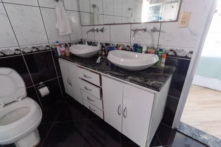 Casa à venda com 400m², 4 quartos e 3 vagasBanheiro da Suíte
